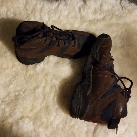 reebok brown hiking shoes